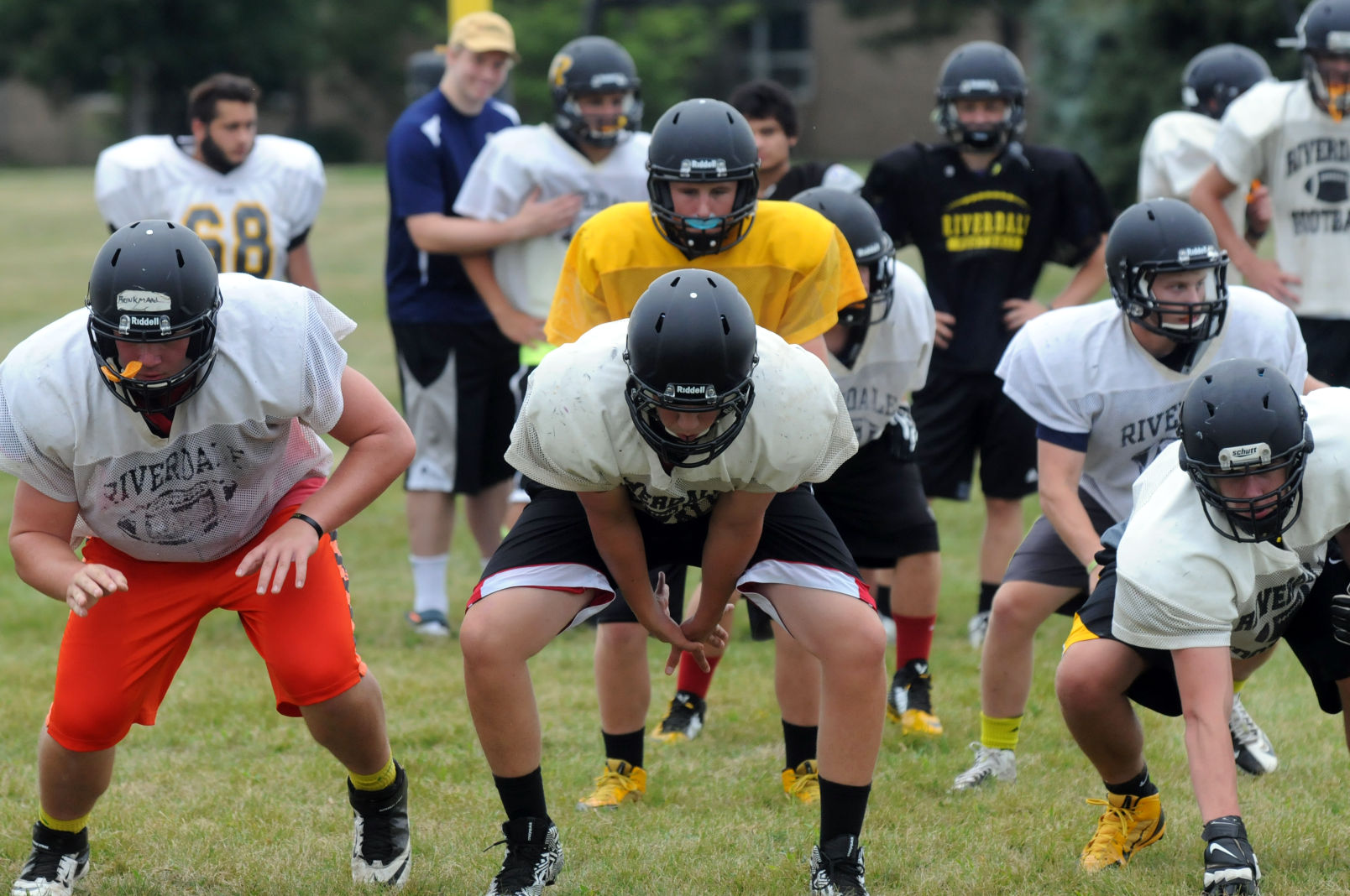 Big guys on lines could be movers shakers for Rams